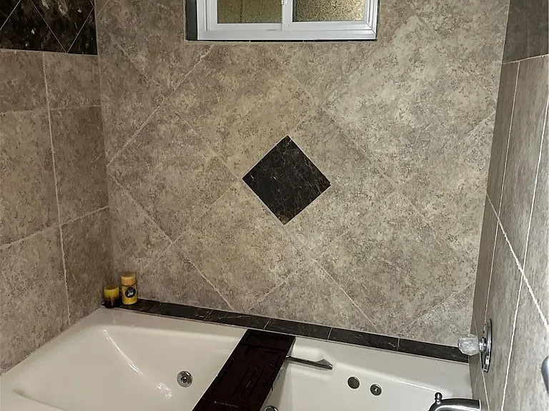 14433 Ironsides Ln — Photo 10