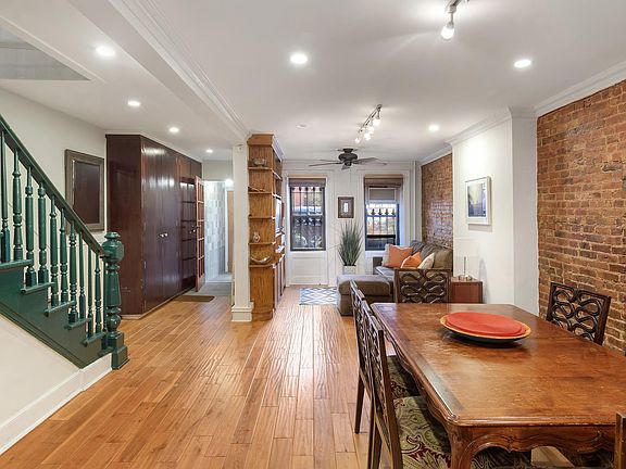 3rd image of 712 Degraw St
