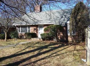 66 Saint Andrews Ln, Glen Cove, NY 11542