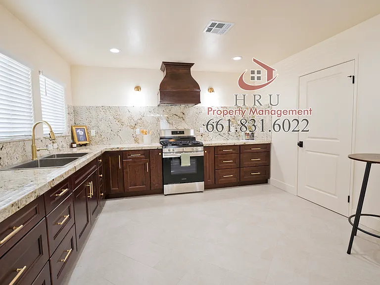 1821 Lacey St #1 — Photo 8
