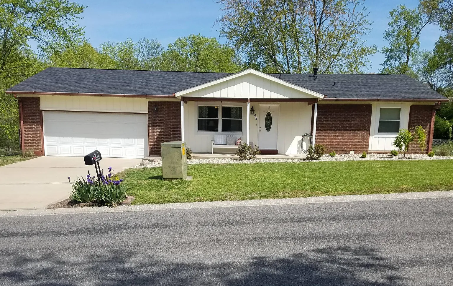 48 Brenda St photo 1