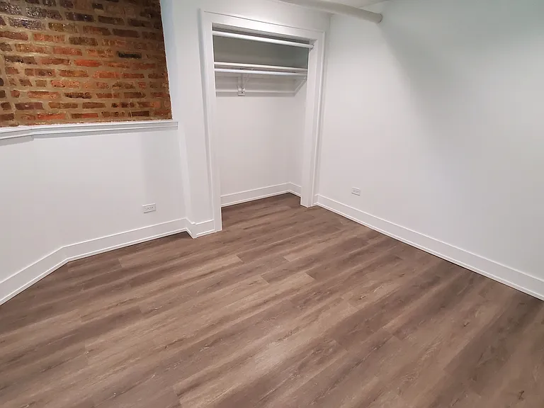 2226 W Argyle St #B1 — Photo 10