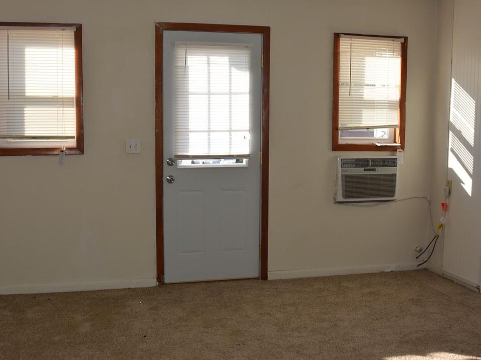 2nd image of 1219 S Court St