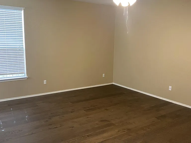 3216 Claymore St — Photo 3