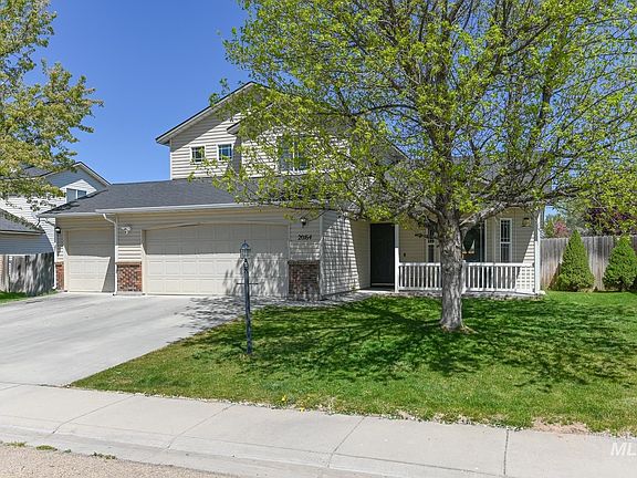 4th image of 20104 Colebrook Ave