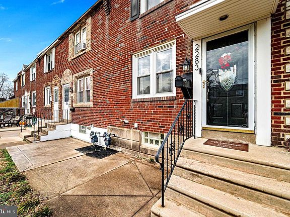 2nd image of 2283 S Harwood Ave