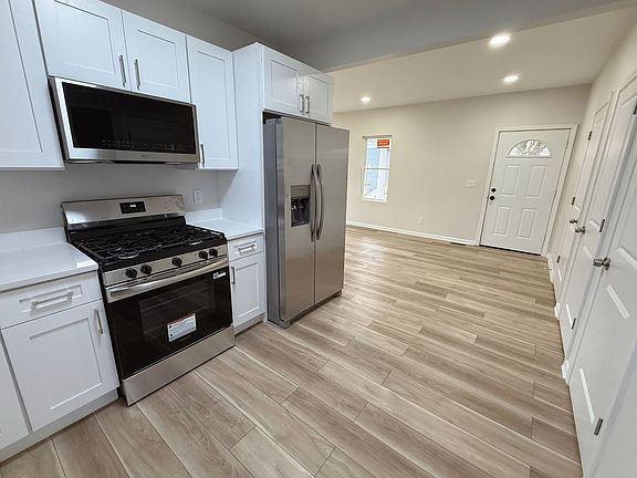 3rd image of 5216 Duke Ave #1