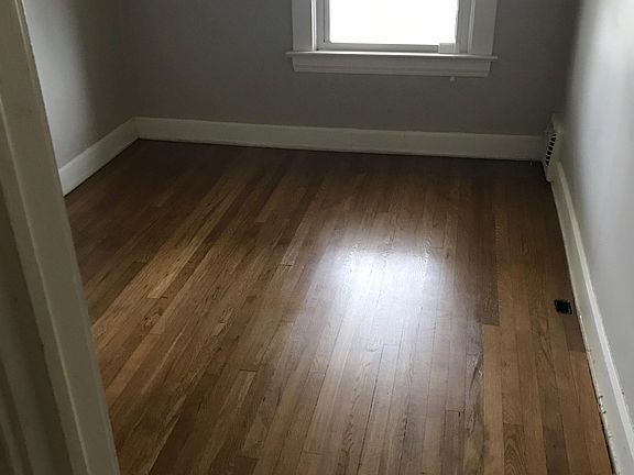 5th image of 1662 Wyandotte Ave