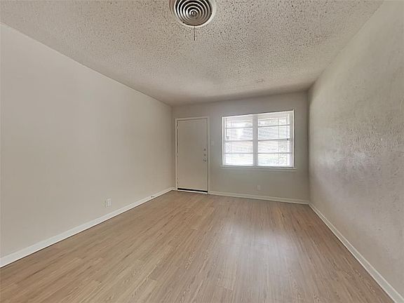 3rd image of 5329 Bonnie Wayne St