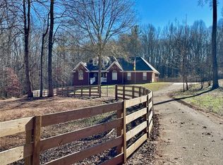 1261 Leatherford Rd, Cleveland, GA 30528