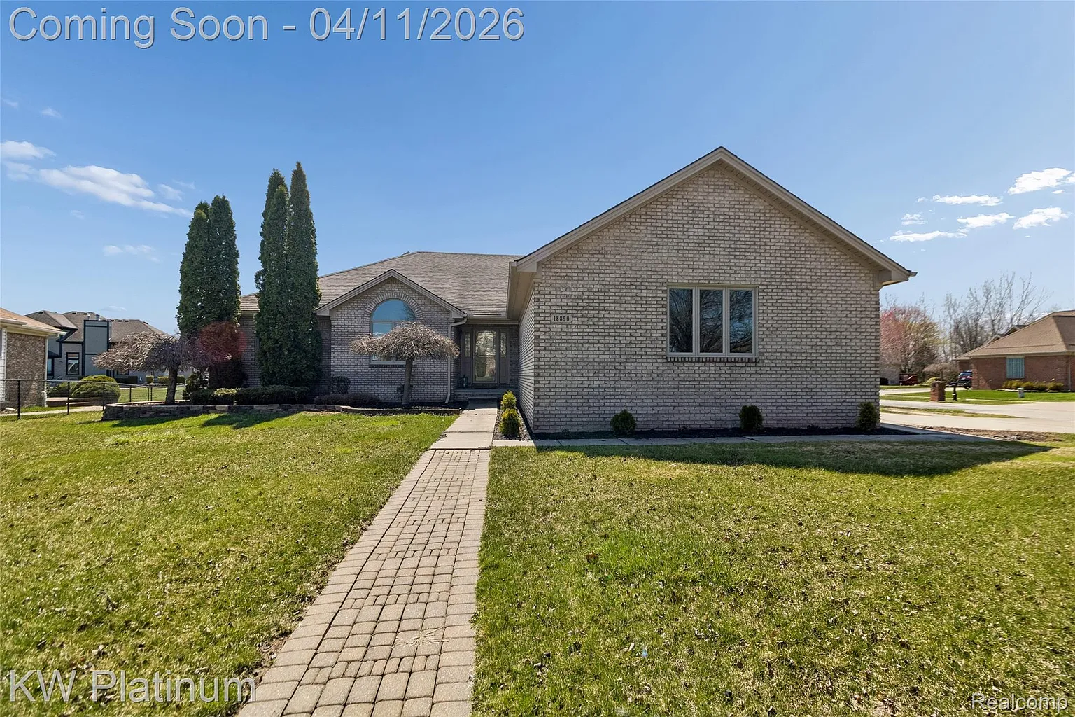18890 Plantation Dr photo 1