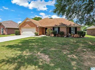 1704 Lake Pointe Dr SW, Decatur, AL 35603