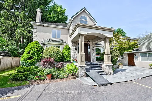 1430 Hurontario St #A Photo 1 1430 Hurontario St #A Photo 1