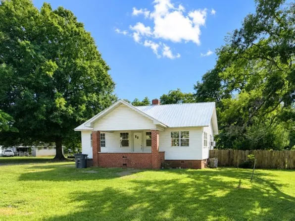 134 Pinewood Ave, Bessemer, AL 35023