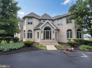 2394 Forest Hills Dr, Harrisburg, PA 17112