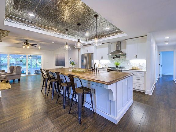 5th image of 904 Circle Dr
