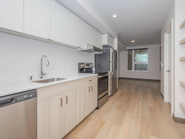 Beacon Pacific Village Apartments — Photo 31