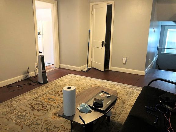 4th image of 32 Florence Ave #2