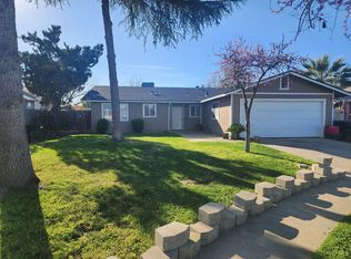 1025 Sherwood Ct, Tulare, CA 93274