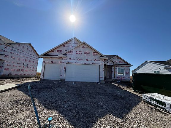 2nd image of 226 Aspen Ln