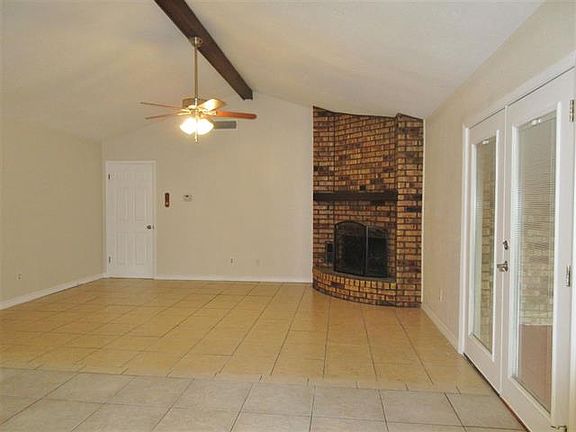 4th image of 1705 Guy Cir