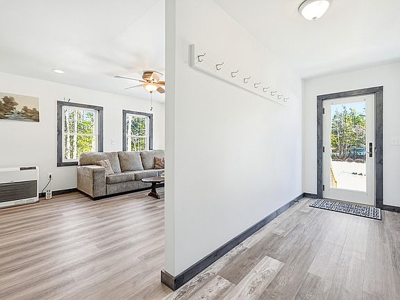 5th image of 130 Farmers Hill Road