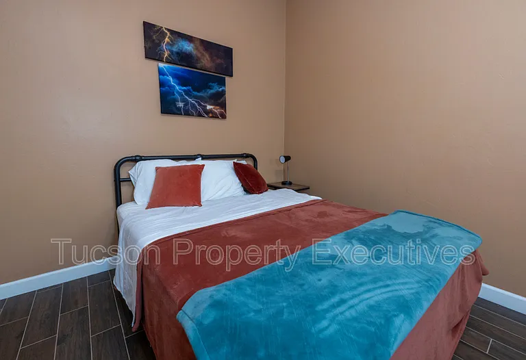 123 E Castlefield Cir — Photo 20