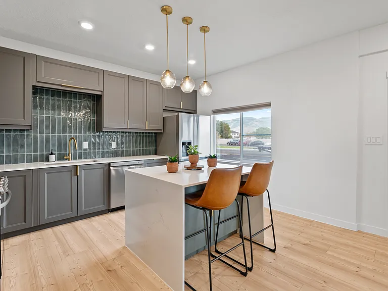 2641 S 7200 W — Photo 2