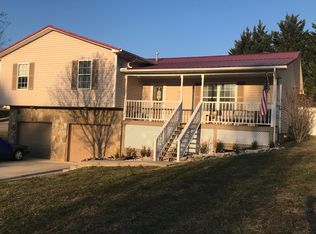 124 Bertha Ln, Jacksboro, TN 37757