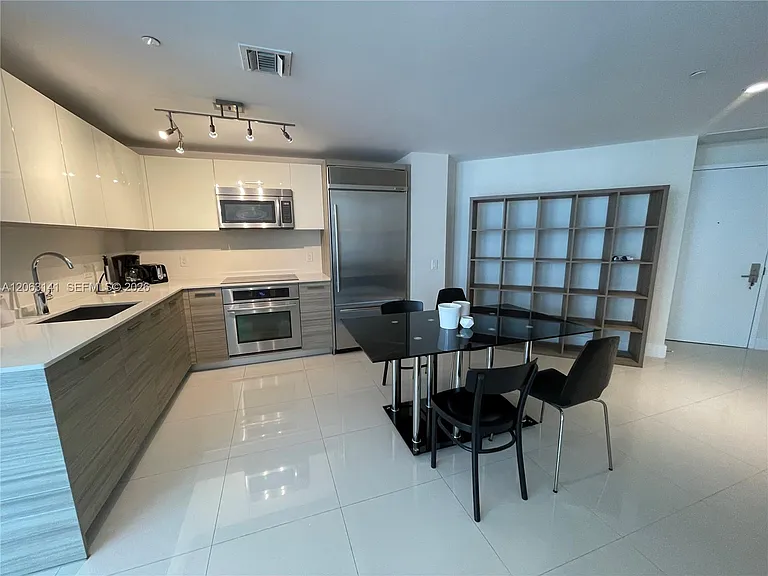 1300 Brickell Bay Dr #2010 — Photo 9