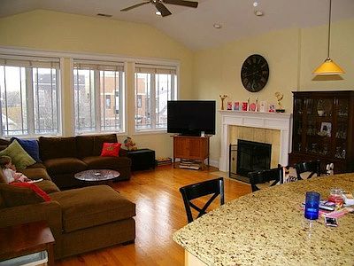 2nd image of 3647 N Damen Ave #P3