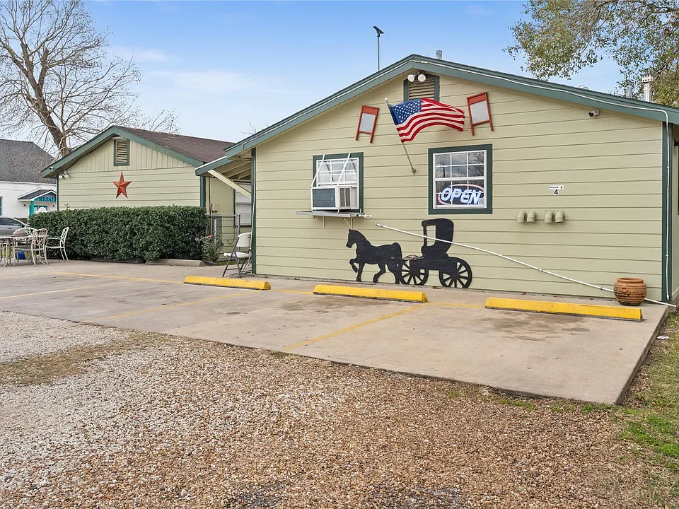 2200 Peach Ave #3