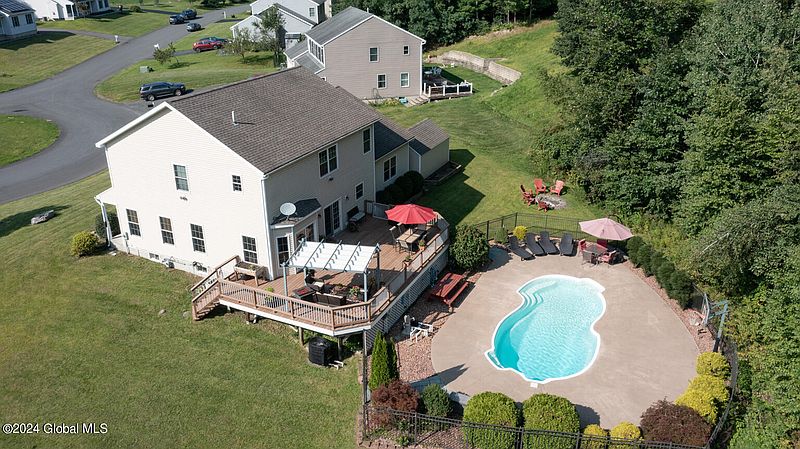 5th image of 69 Kent Place