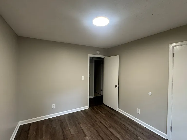 3233 Hillcrest Ln — Photo 8