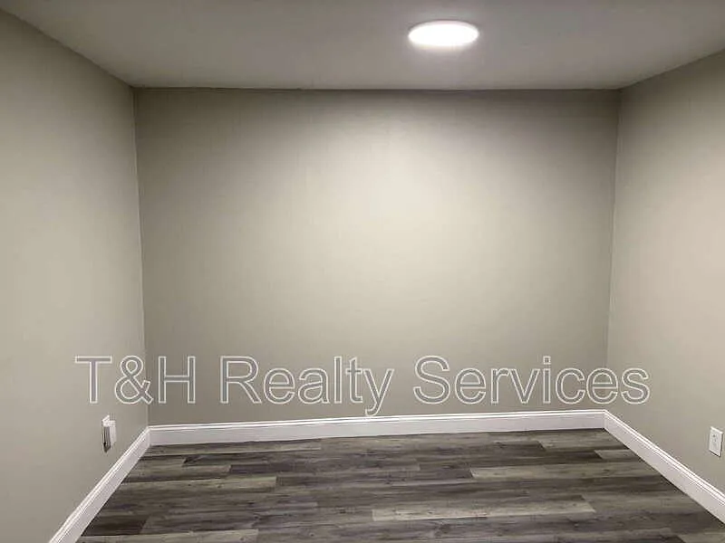 2 bed, 1.0 bath, 816 sqft, $950 — Photo 4