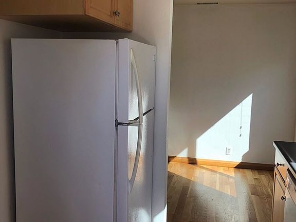 5th image of 3030 Vancouver Ave