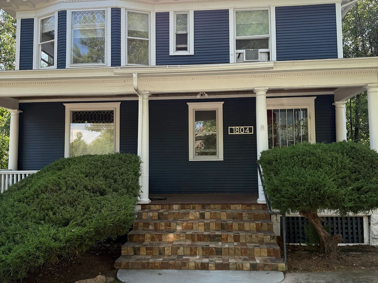 2 bed, 650 sqft, $1,350 — Photo 1
