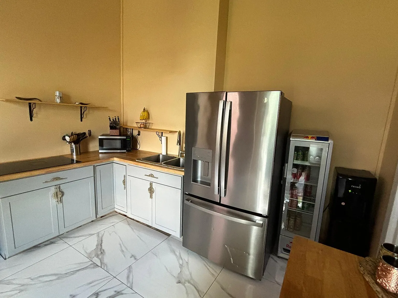 6 bed, 7890 sqft, $2,500 — Photo 2