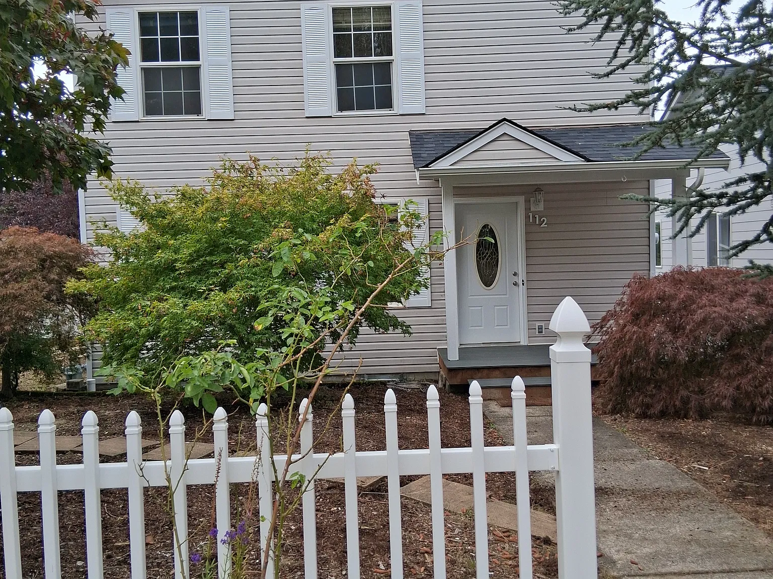 4 bed, 1.5 bath, 1456 sqft, $3,000 — Photo 3