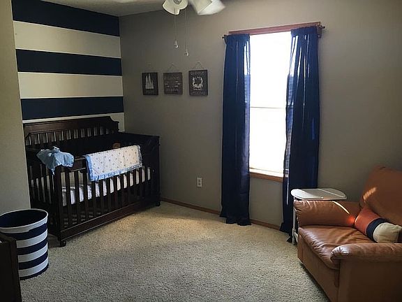 2nd image of 10402 NE 85th Cir
