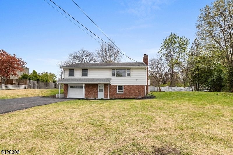 1st image of 14 Lincoln Ave