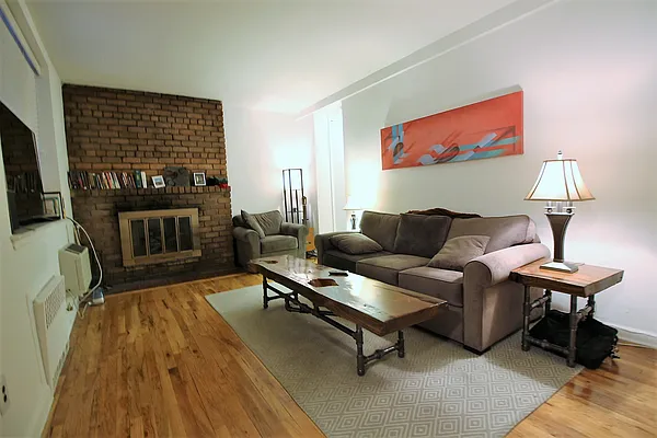 Rented by City Connections Realty | media 6