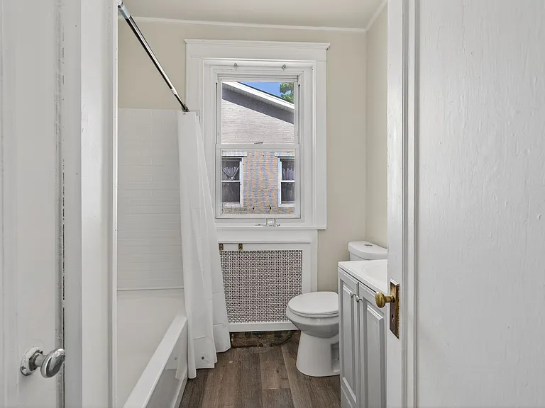 332 W Washington St — Photo 15