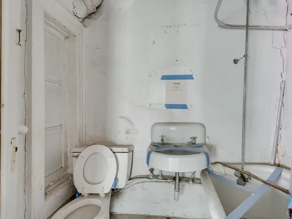 122 Hoyt Street image 53 of 57