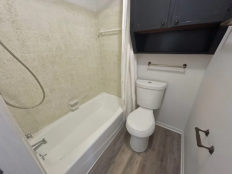 552 Lawson Ln — Photo 14
