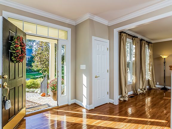 4th image of 317 Emilies Ln