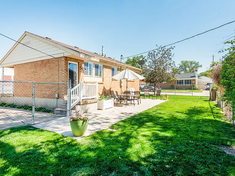 4755 S 100 W — Photo 17