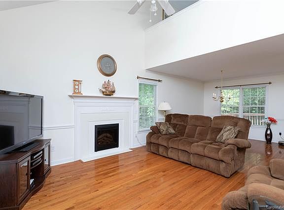 5th image of 1822 Timberlake Dr