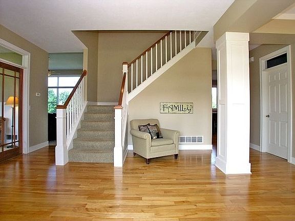Dramatic foyer