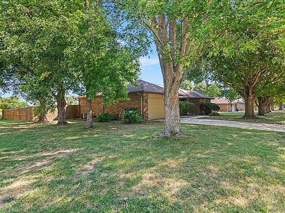 3rd image of 6863 W Cactus Street
